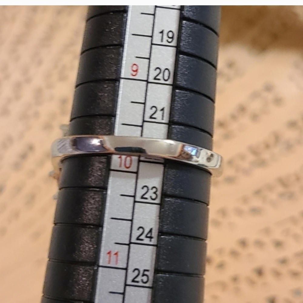Elegant Silver and Red Gemstone Ring Size 10 - Picture 13 of 15